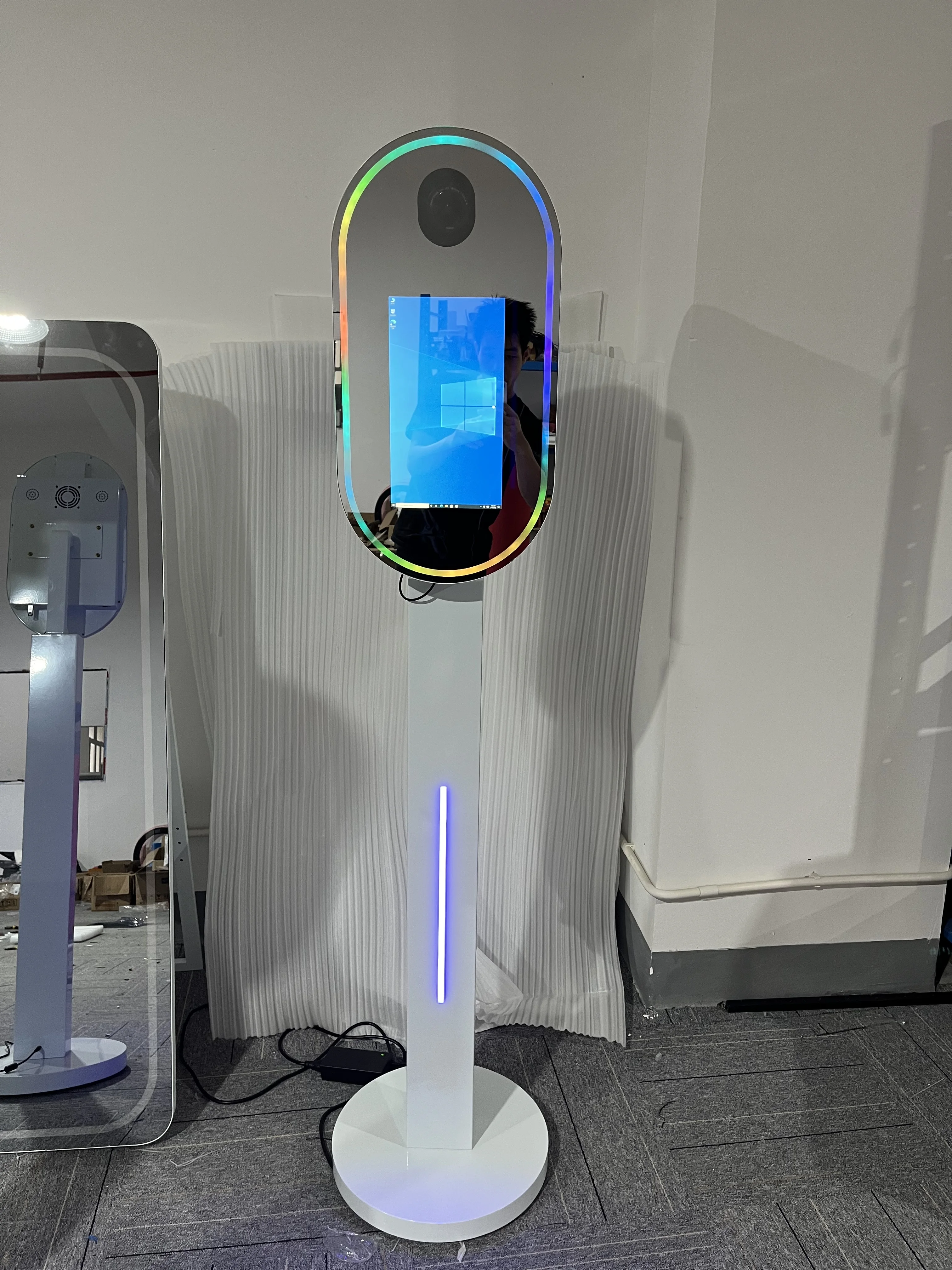 13.3 Inch Hot Sale Mirror PhotoBooth Set Wedding Party Rental High Quality Mirror Photo Booth Frame Photo Booth Mirror Booth