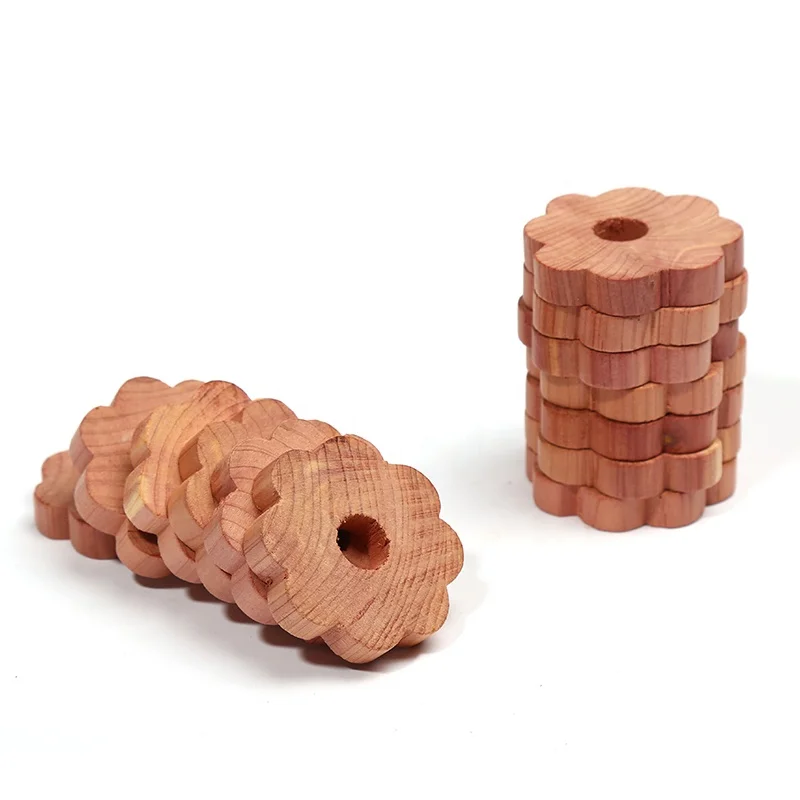 Cedar Wood Ball Anti Moth Wooden Blocks Flower Shaped For Closets