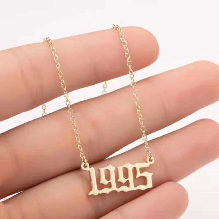 Wholesale customizable Fashion jewelry Year Of Birth Number Pendant 18k Gold Plated Stainless Steel letter Old English Necklace
