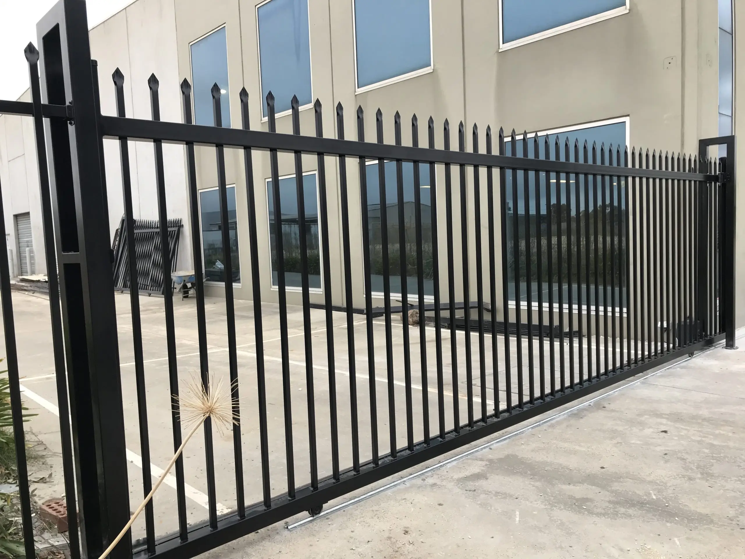 2024 Easy- installed Outdoor Sliding Gates Wrought Iron Gate Designs for industry /warehouse