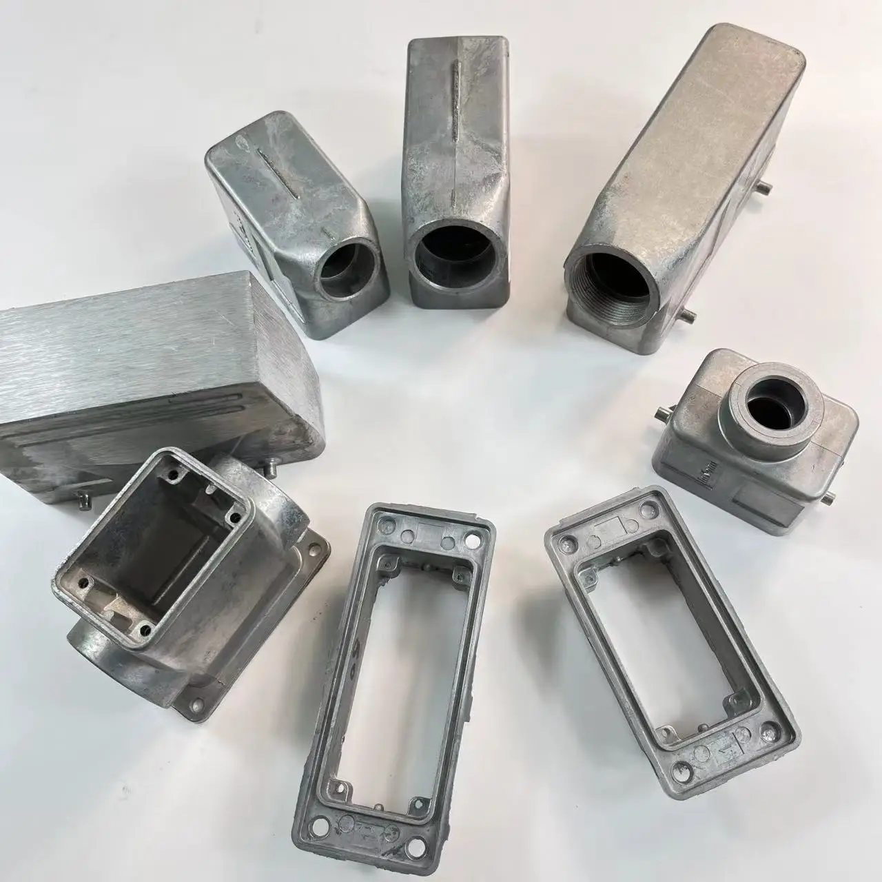 Manufacturer Custom Metal Brass Zinc Die Casting Anodizing Aluminum Heavy Duty Aviation Plugs Die Casting Parts