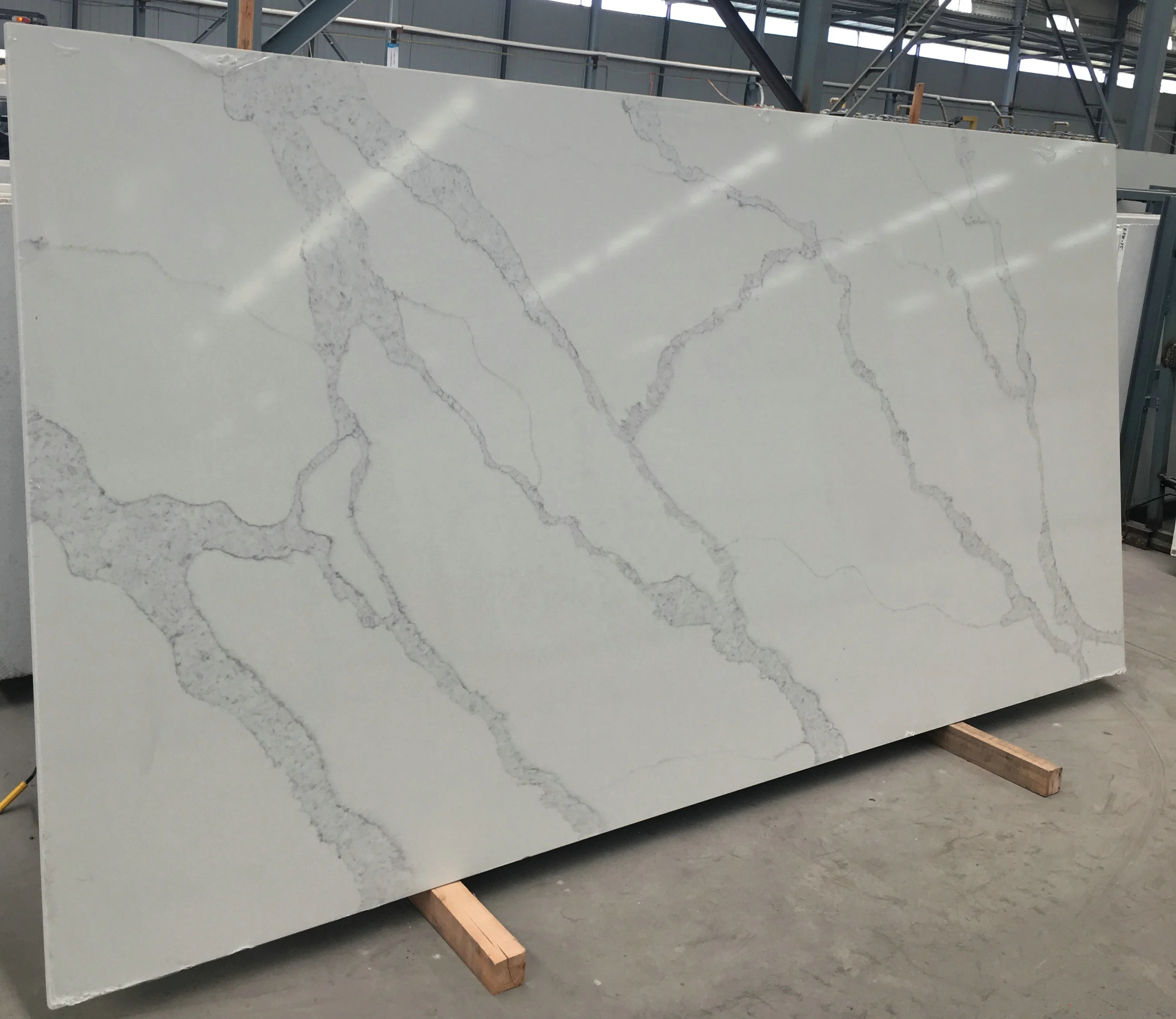 Calacatta Prime Quartz Slab