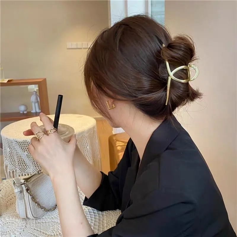 elegant metal golden Claw Hair Clip for girls and women for christmas