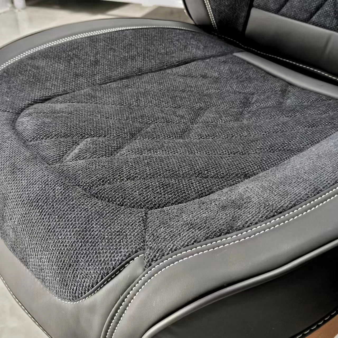 Wholesale Black White Luxury car seat covers Five-seater Nissan Eco leather seat cover car Car seat cover full set universal