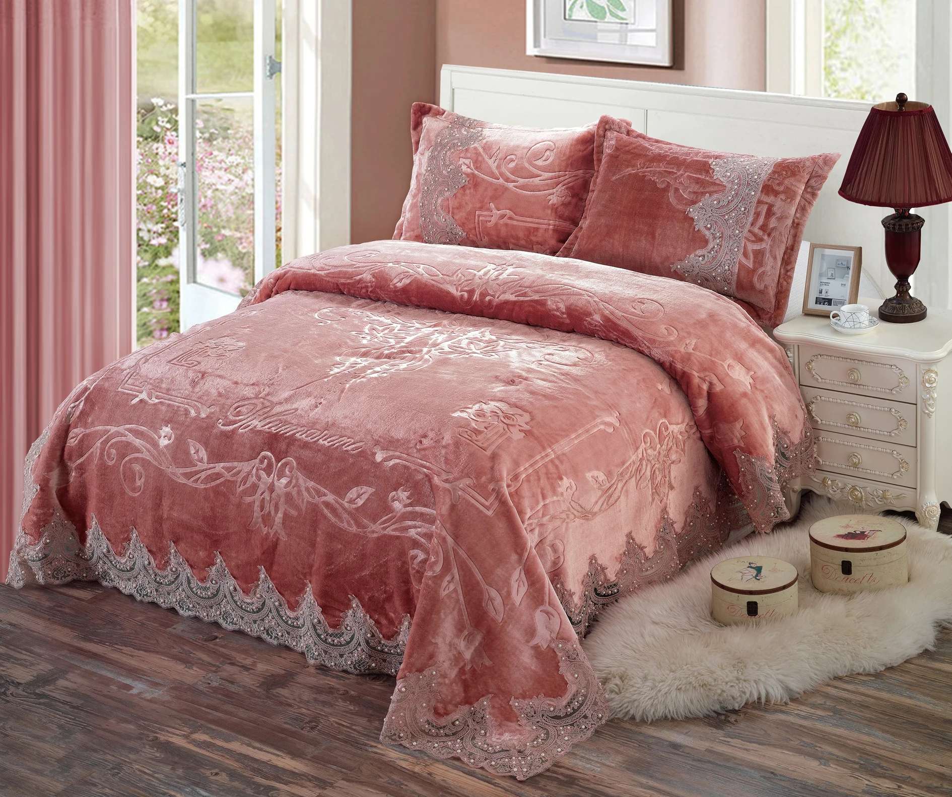 Wholesale Cheap Comfortable Super Warm Embossed Mink Raschel mink blankets for winter