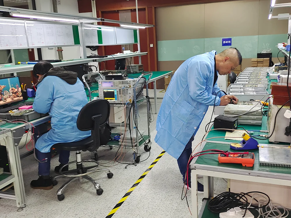 RF 700MHz 800MHz 900MHz 2I in 1Out Duplexer Combiner LTE Diplexer 2 Way Combiner With DIN N 4310 Connector