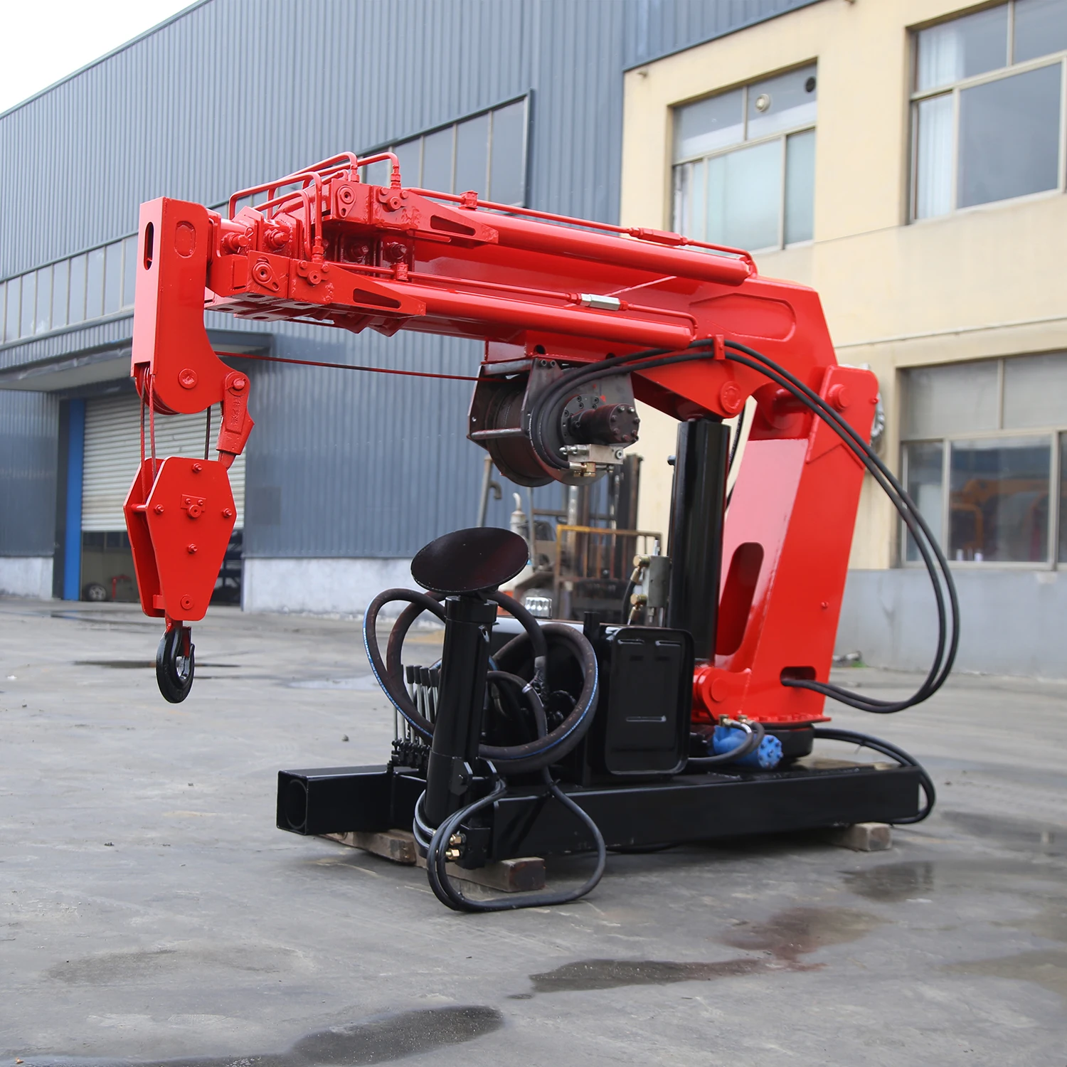 Truck Mounted Crane With Electric Hydraulic System and Cantilever Rotation for High-Quality Construction