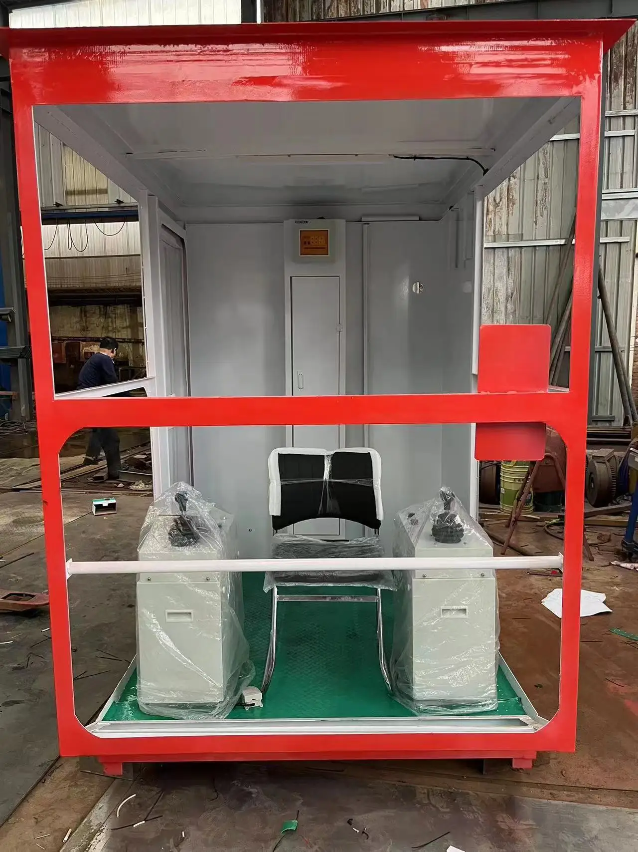 Каюта мостового крана с креслом и кондиционером