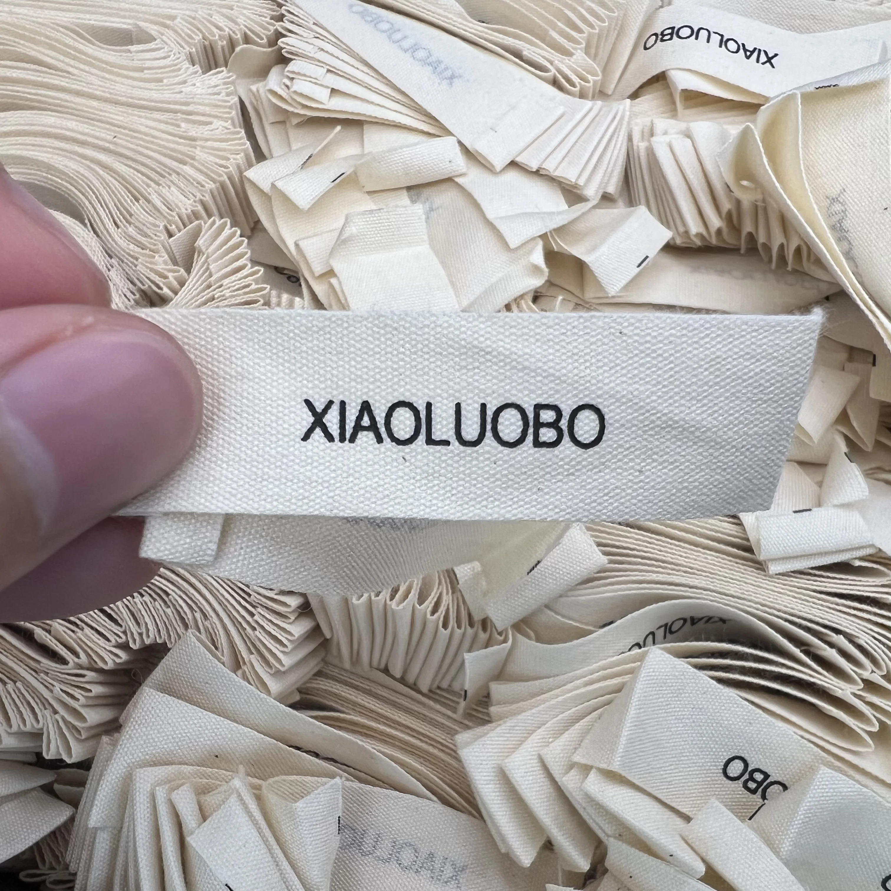 Low MOQ High Quality Custom Brand Name Logo Woven Garment Label T-Shirt Wash Label Neck Label for Clothing Dress Socks Shoes Bag
