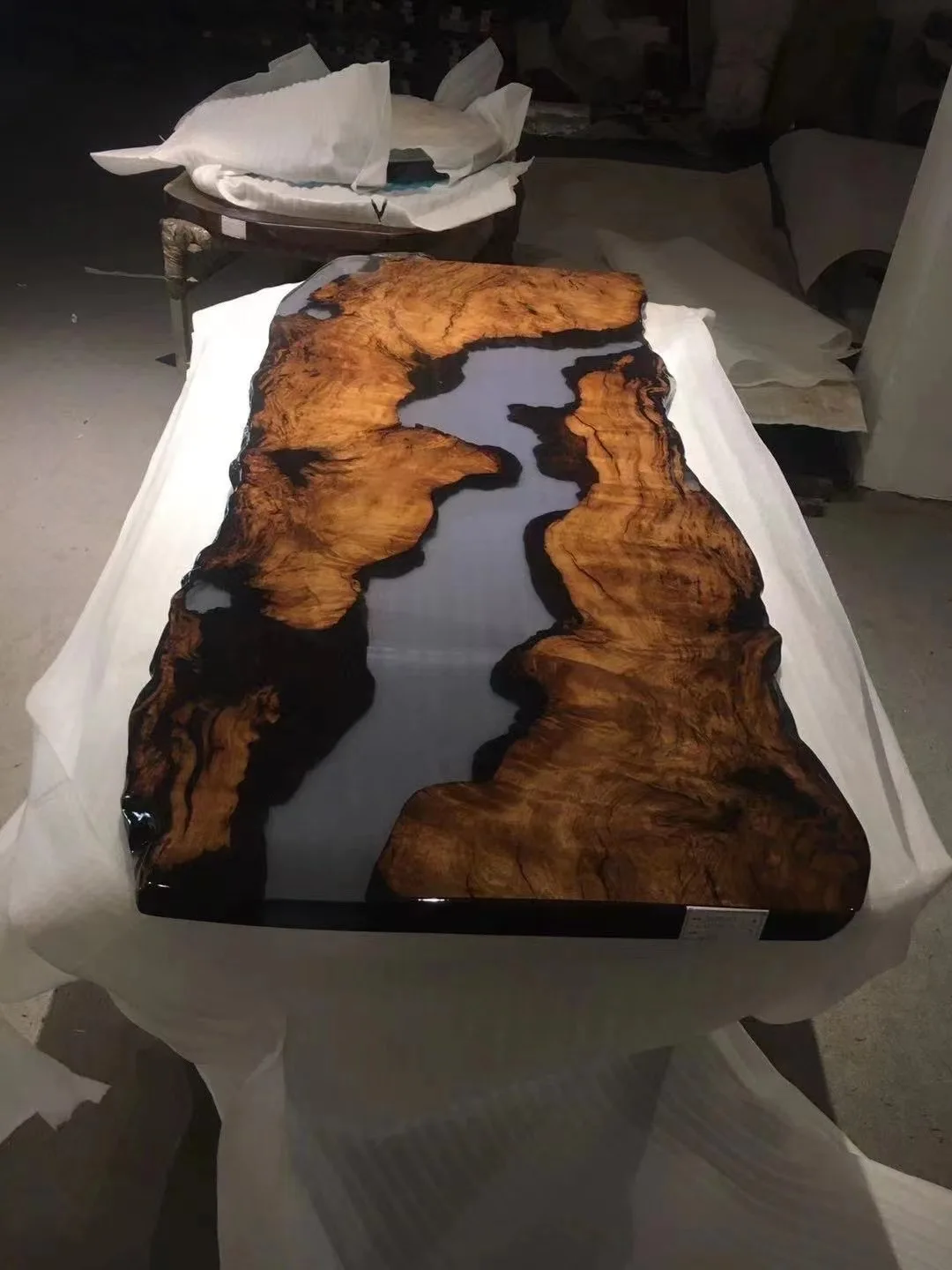 Factory Wholesale Custom Epoxy Resin Tables For Dining Room Furniture Fir Wood Slab With Crystal Clear Epoxy