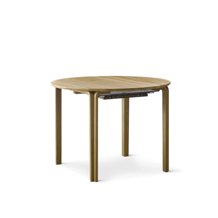 China Manufacturer Dining Furniture Modern Round Solid Wood Russian Oak Dining Table