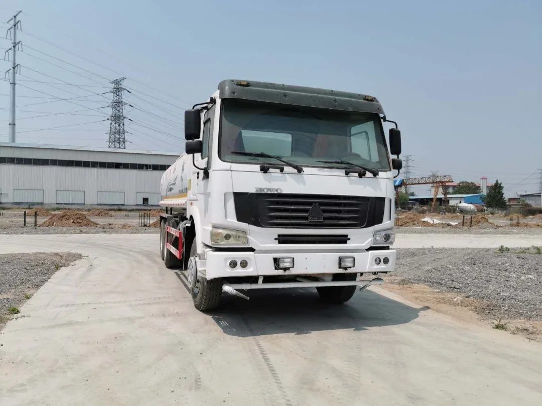 China brand Howo sinotruk Used water tank/water truck for sale
