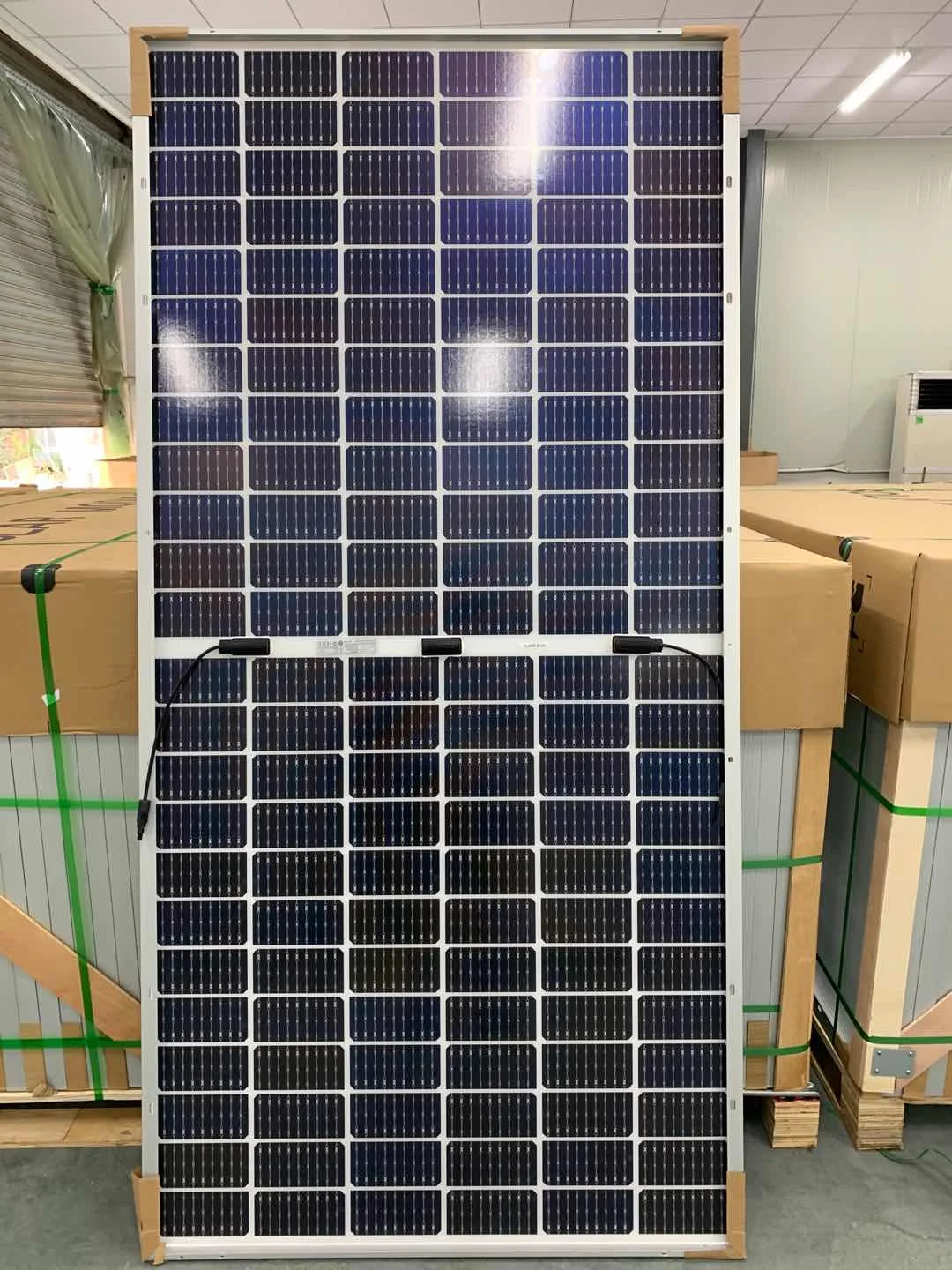 High Efficiency PERC Monocrystalline Cell Solar Panels 530W 535W 540W 545W Sunpower Photovoltaic Modules 550 Watts