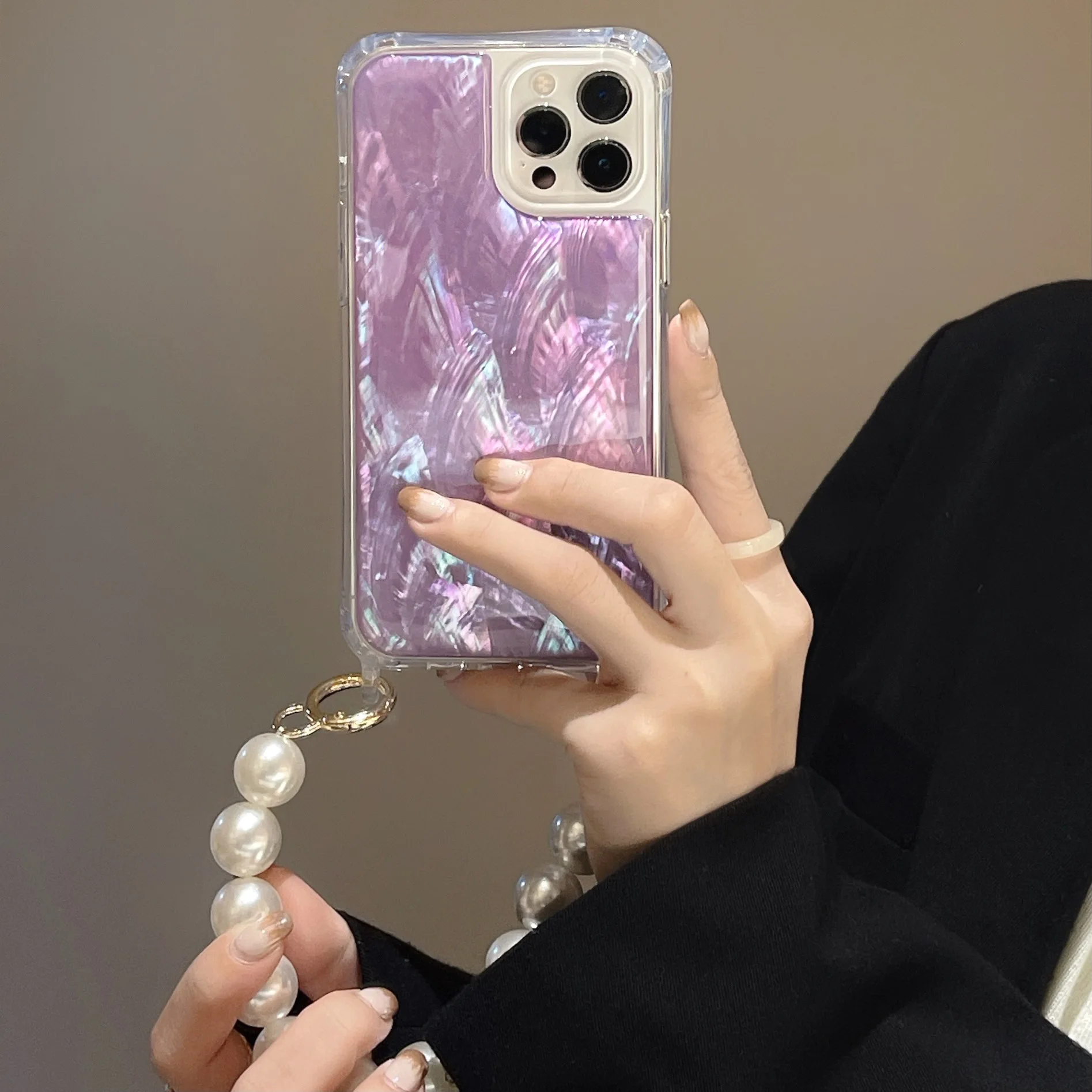 Hot Sale Fashion Natural Purple Shell Phone Case with Pearl Chain for iPhone 14 Girls Luxury Cover for iPhone 13 12 11 X XR XS