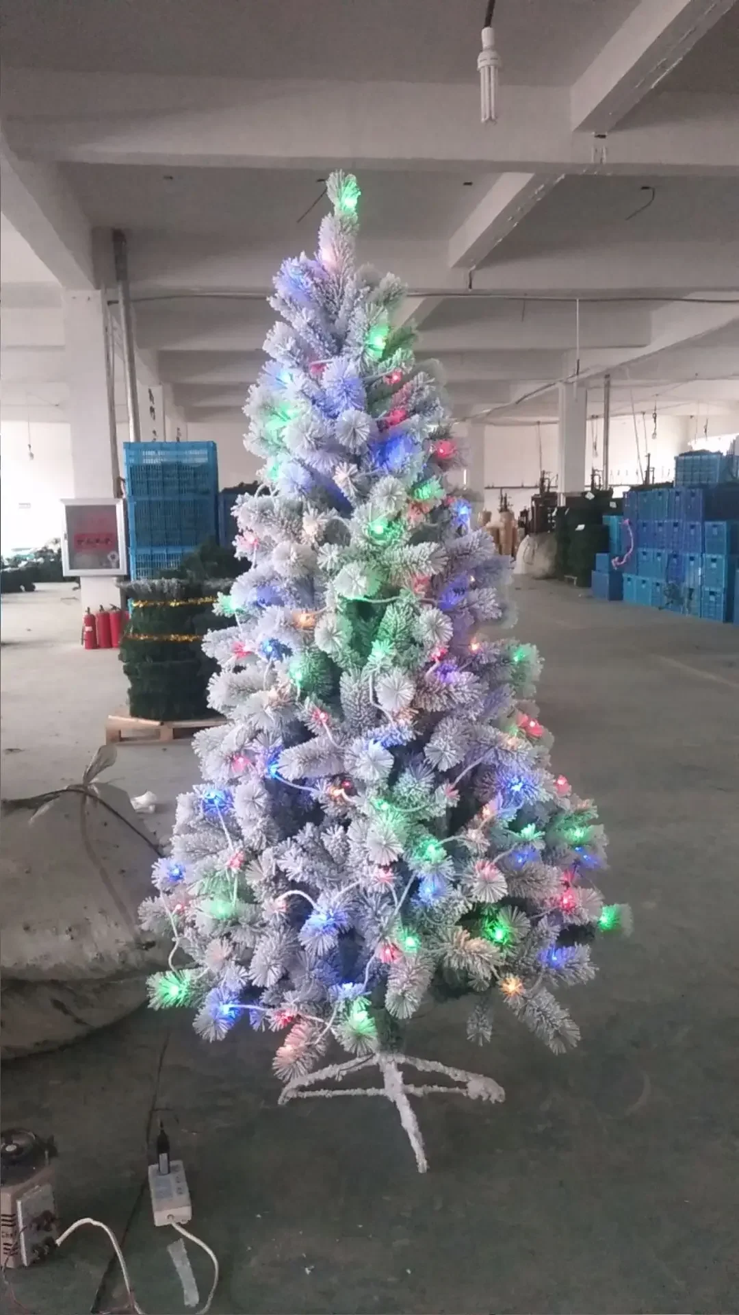 Explosive Models Super Ultra Realistic Style Green Artificial Spruce Pe Christmas Tree For Christmas Decoration