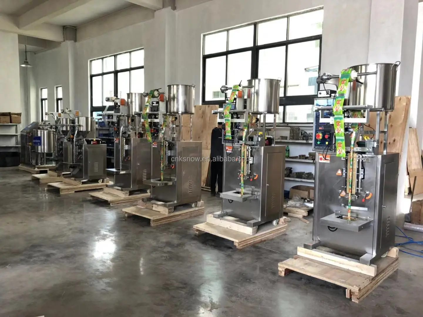 Wholesale automatic plastic liquid sachet filling beverage milk water sachet packaging machine