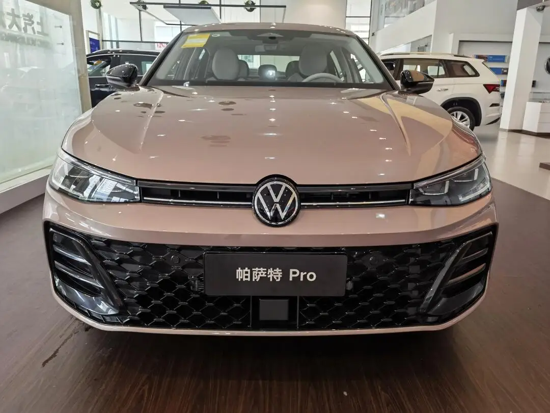 Volkswagons vw passats pro 2024 2025 2 0 т 4-дверный 5-местный седан FDW бензиновый автомобиль для volkswagens цена
