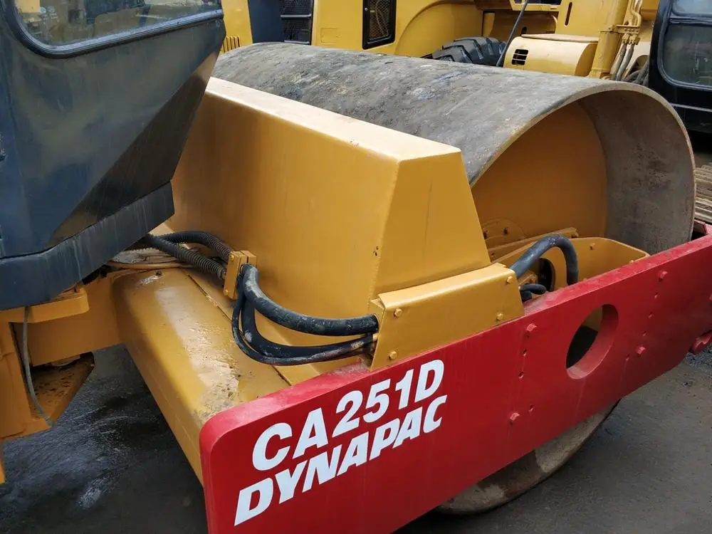 Подержанный дорожный каток dynapac CA251D одиночный барабанный CA25