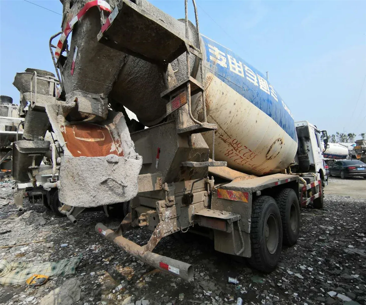 
Sinotruk howo 12m3 mixer truck used condition howo 12cbm cement mixer truck sale 