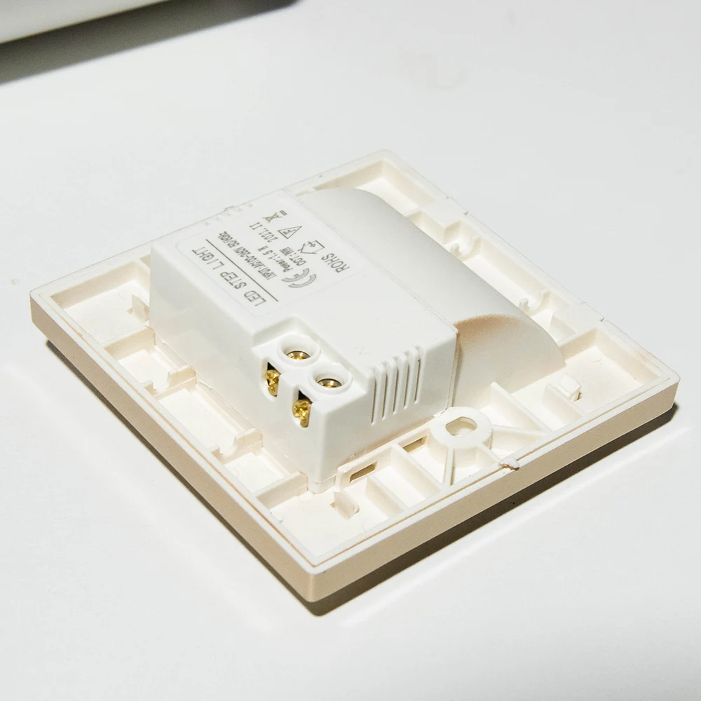 Алюминиевый угловой настенный светильник для дома