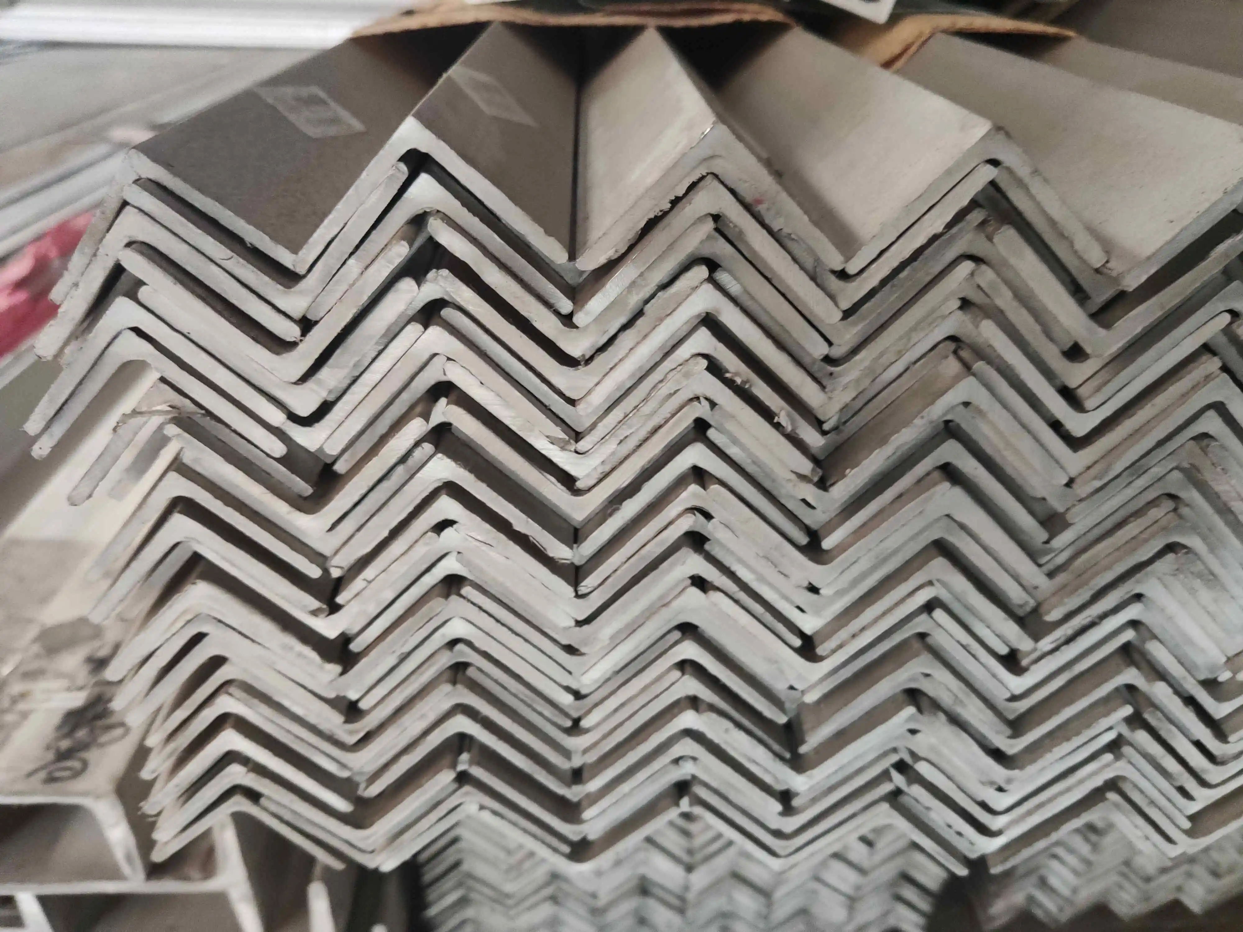 Hot price NO.1 Surface 201 202 304 316l 430 equal hot rolled Stainless Steel Angle Iron Price