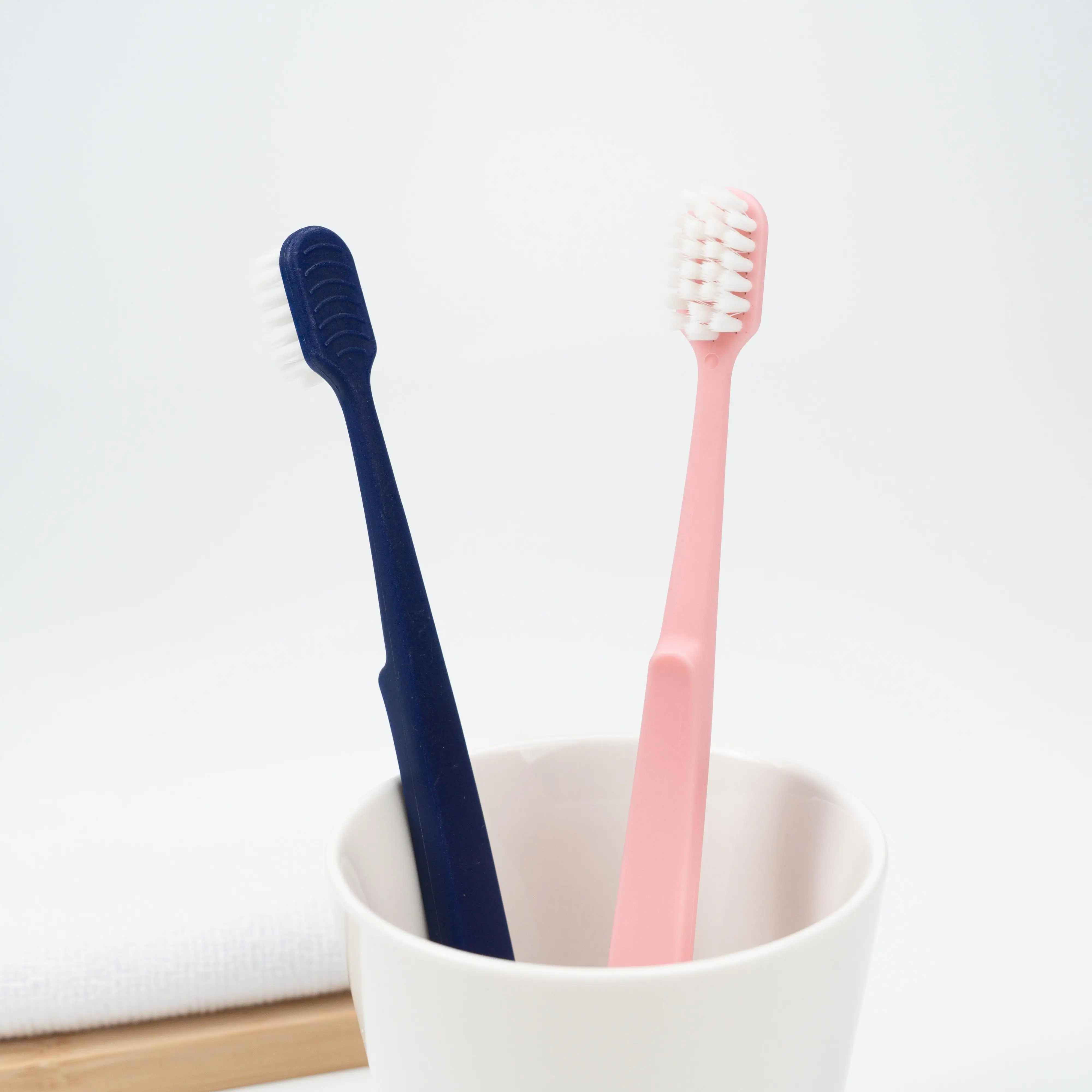 New Arrivals Practical Toothbrushes China Wholesale Toothbrush For Family adult tooth brush home OEM odm