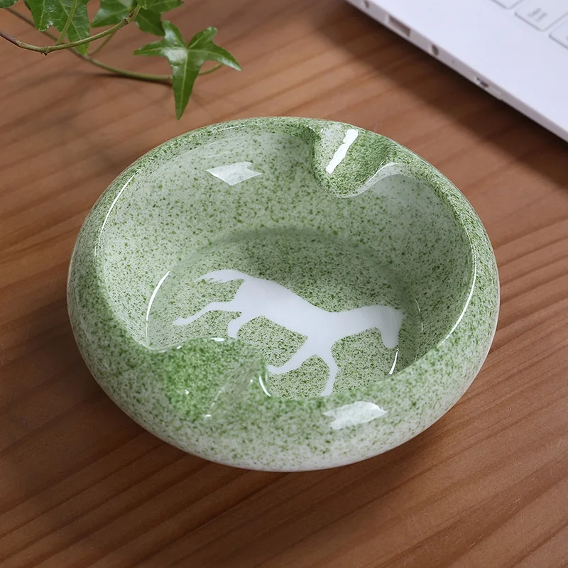 Бесплатный образец Лидер продаж 2 слота глянцевая керамическая пепельница в современном стиле красочные прочные бездымные Бытовые аксессуары для курения