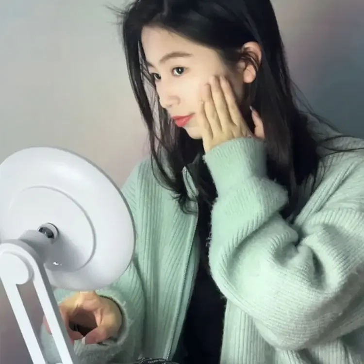 auto 3 light cosmetics Makeup Mirror Portable Lighted Beauty Mirror 3 Color Lighting Dimming Touch Screen  at home