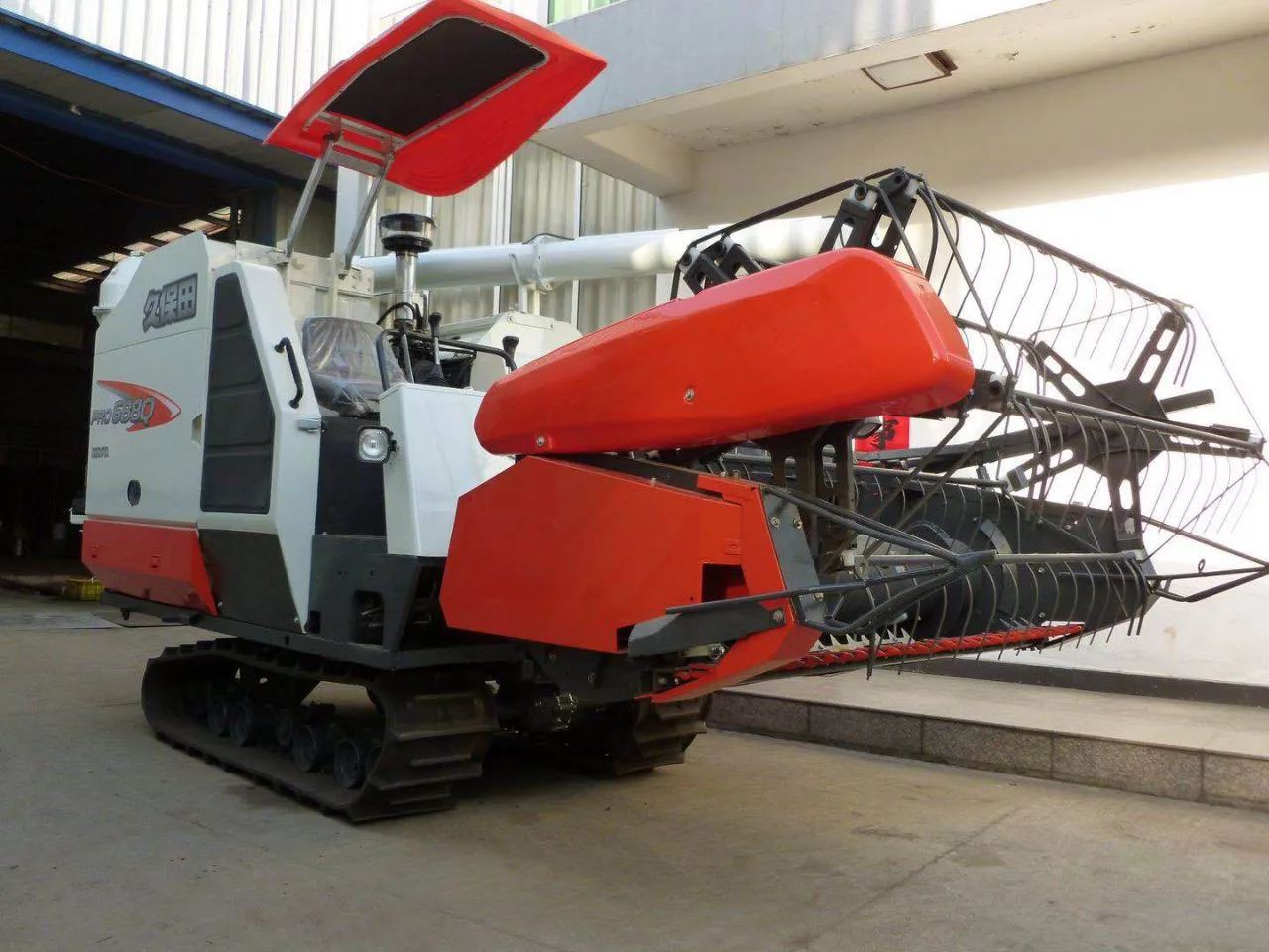 Низкая цена оригинальный комбайн Kubota Pro688Q для сбора растений 90% деталей