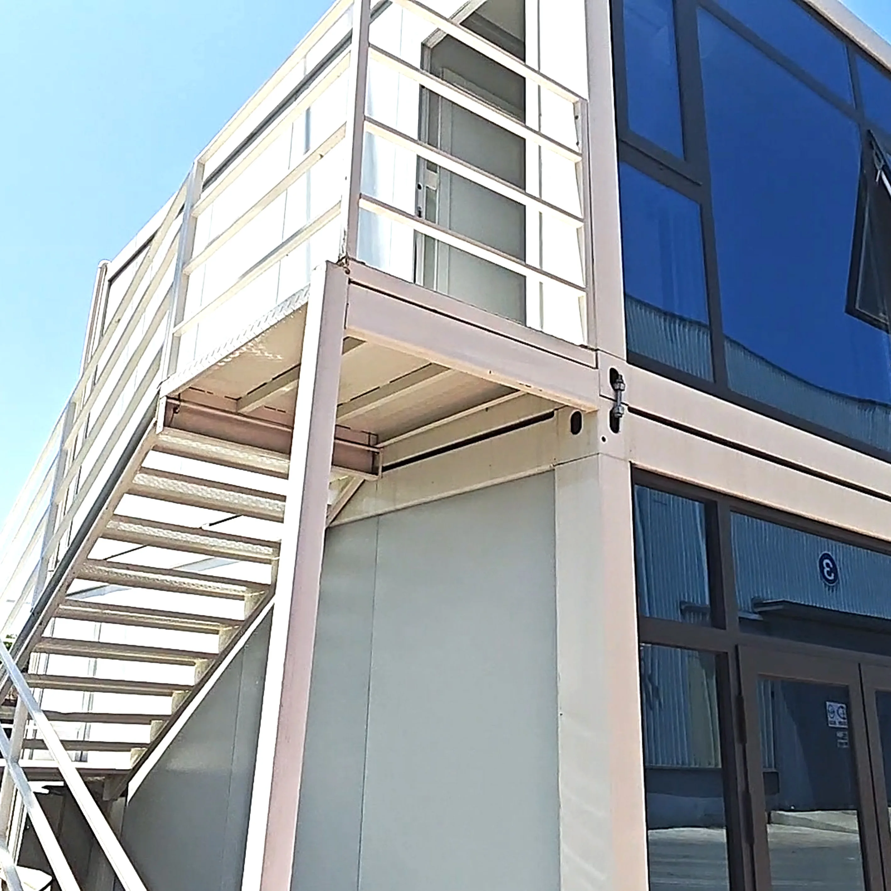 Waiyang Direct Factory Good Quality Easy to Install Modular Cabin 2 Story  Prefab Houses Flat Pack Container House