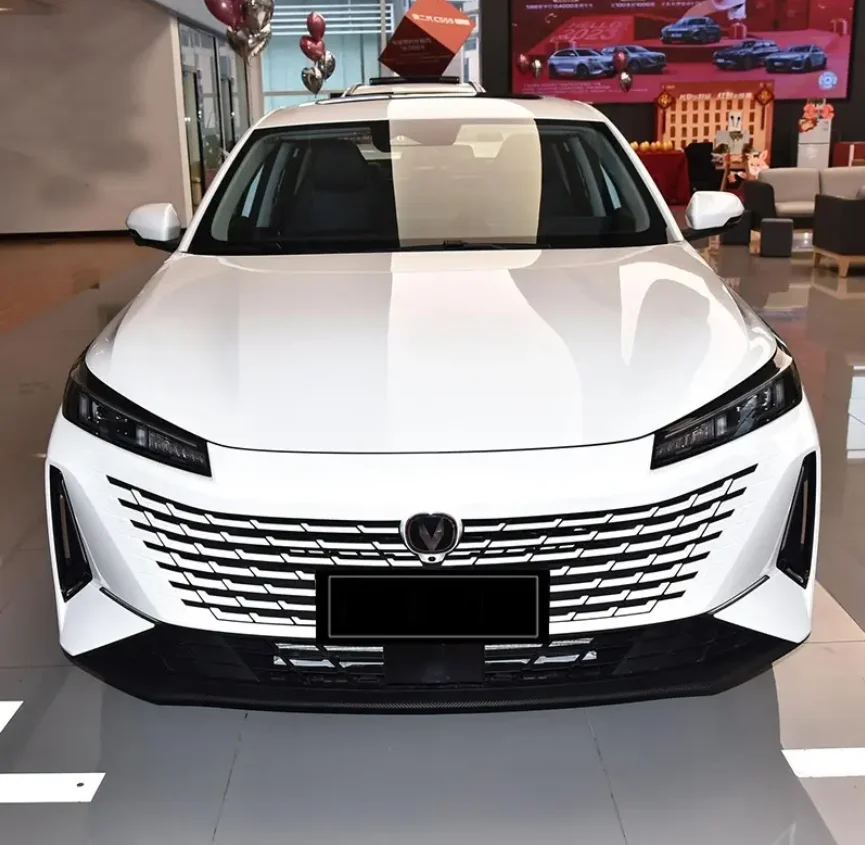 Changan Yida 2023 новый газовый автомобиль в наличии 1 5 T GDI DCT флагманская модель седан changan yida дешевый бензиновый