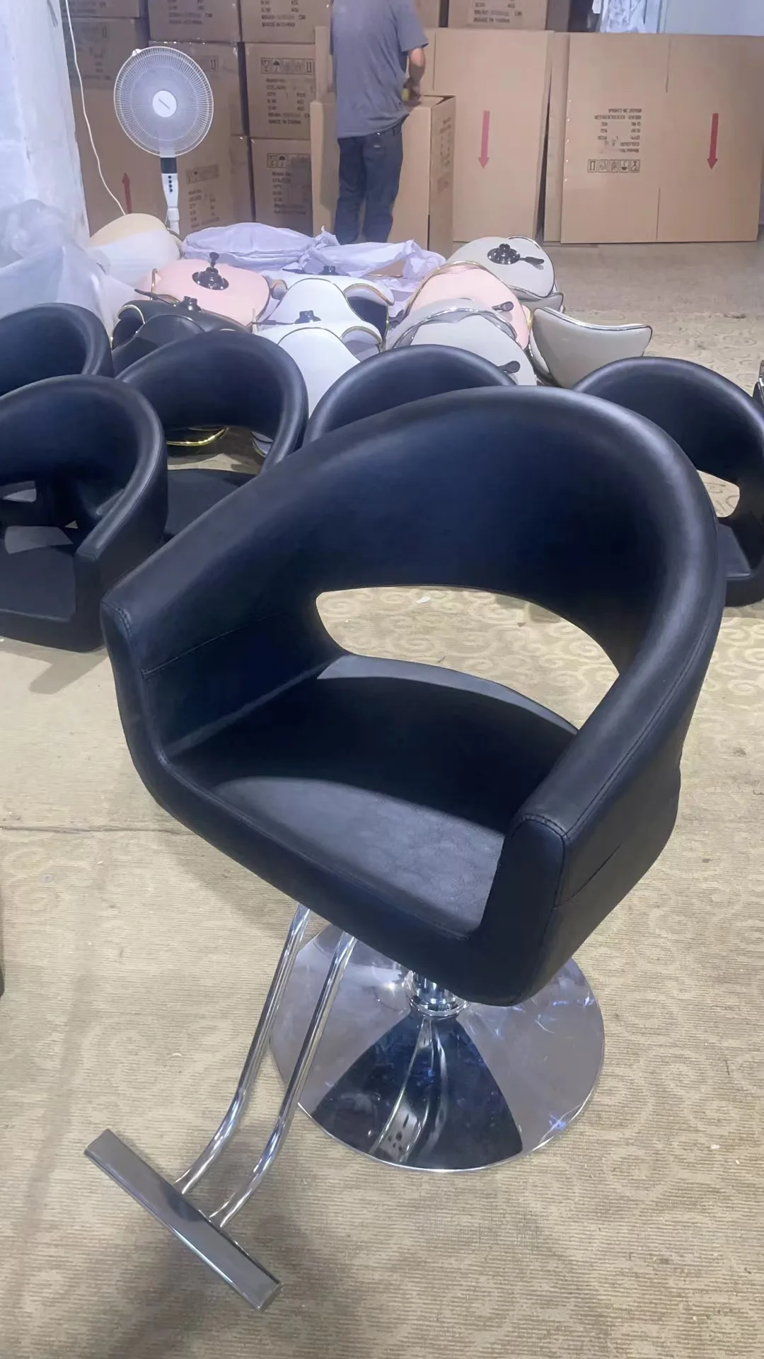 MOQ 1 High Quality One-Step Connection  Aluminum Workshop Barber Chair Hydraulic Chair Recline Chair 10 Years Warranty