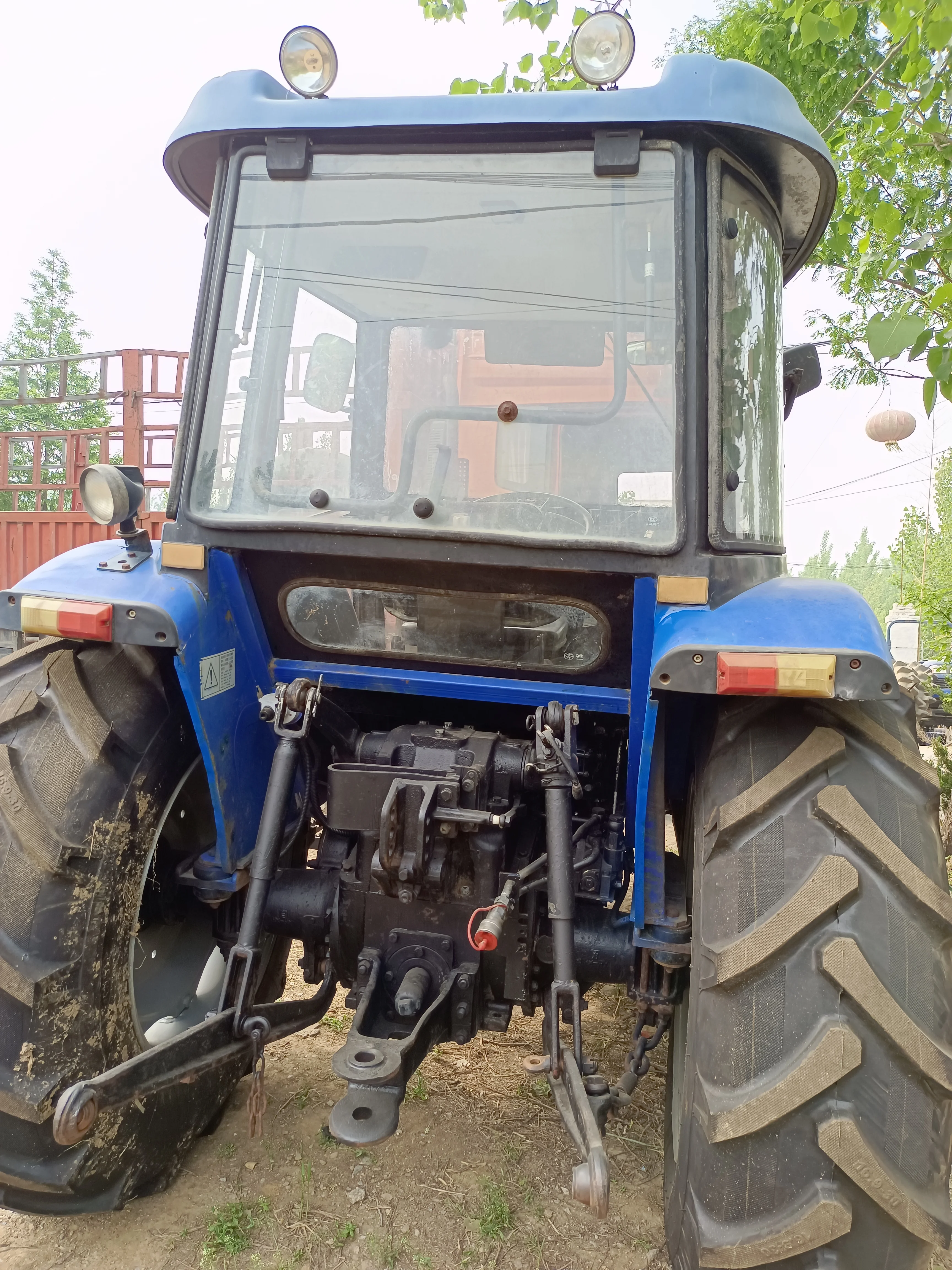 Used low tractors price  90hp 4wd  YTO agriculture farm tractor with good condition