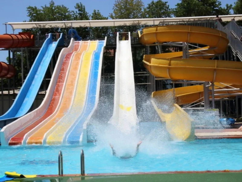 Hot Sale Customizable Fiberglass Water Slide for Outdoor Water Park Indoor Water Games or Home Pool for Adults