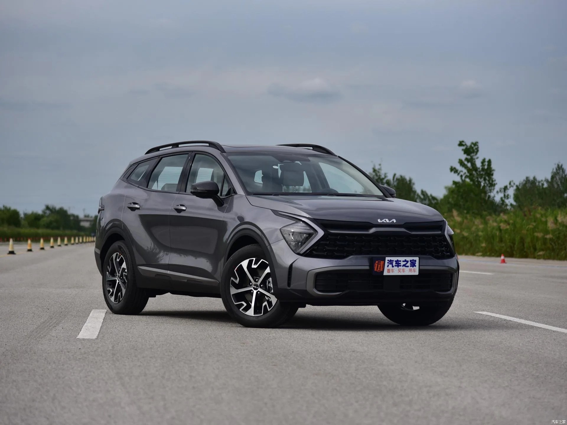Fast to shipping new vehicles cheap 5 seatsSUV car 2023 22 KIA Sportage/K5 Flagship automobile cars  in stock