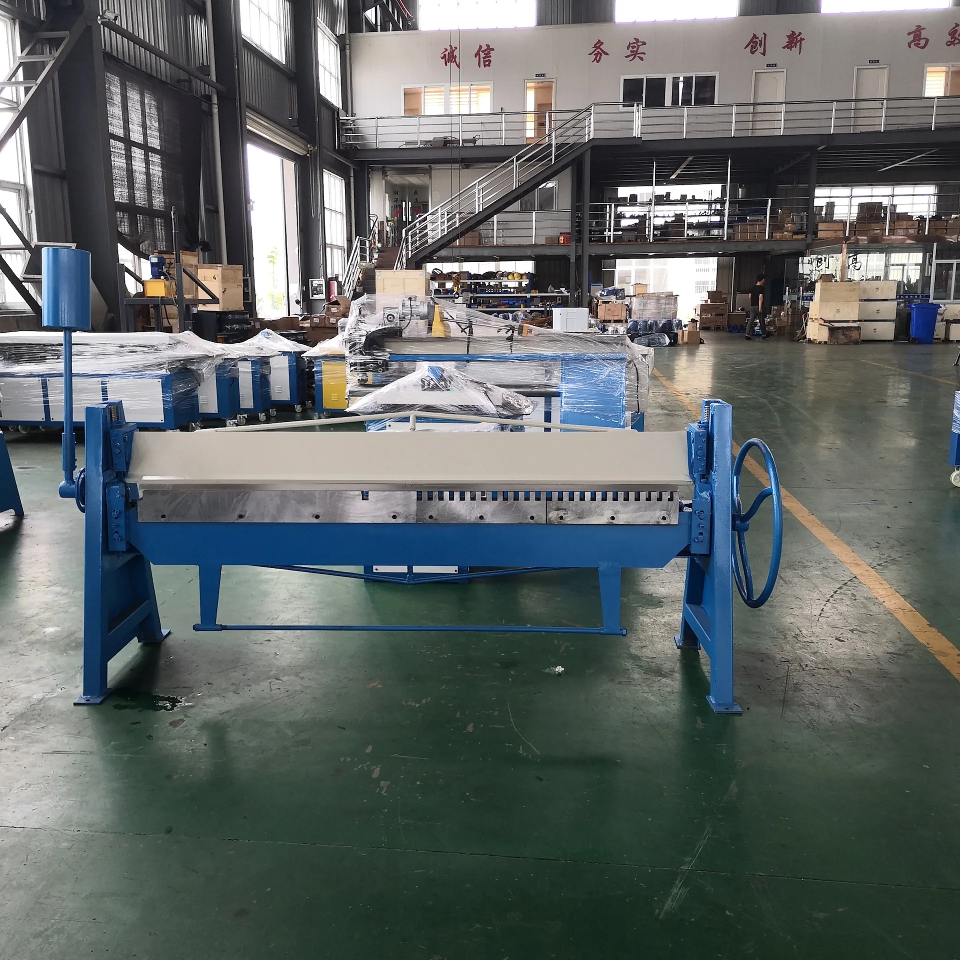 Iron Plate Hand Operation Sheet Metal Folding Machine Metal Plate Manual Bending Machine