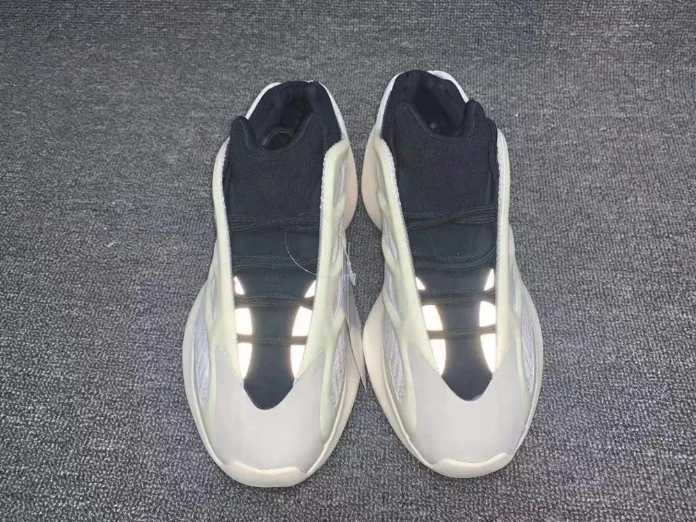 
with original logo & boxes 2020 highest quality yezze 700 boots yeeze v3 azael fashion tennis shoes yezzy casual schuhe sneakers 
