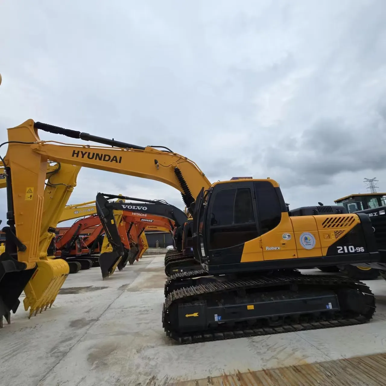 Дешевый подержанный колесный экскаватор Hyundai R210-9S использованный для продажи