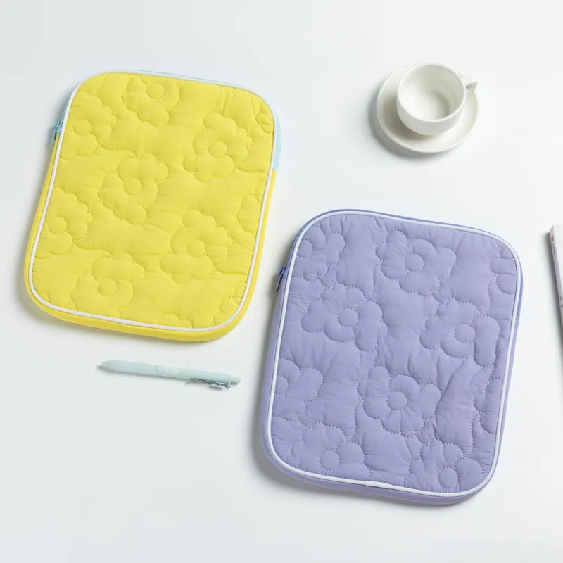 Custom Label Japanese Style computer bag portable Quilted Puffer travel storage bag clutch Girls students Tablet bags for Ipad