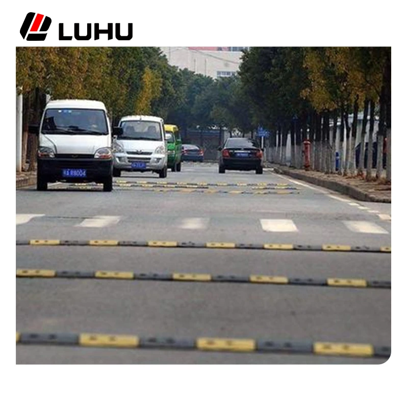 Yellow Black Rubber Speed Hump For Traffic safety roads