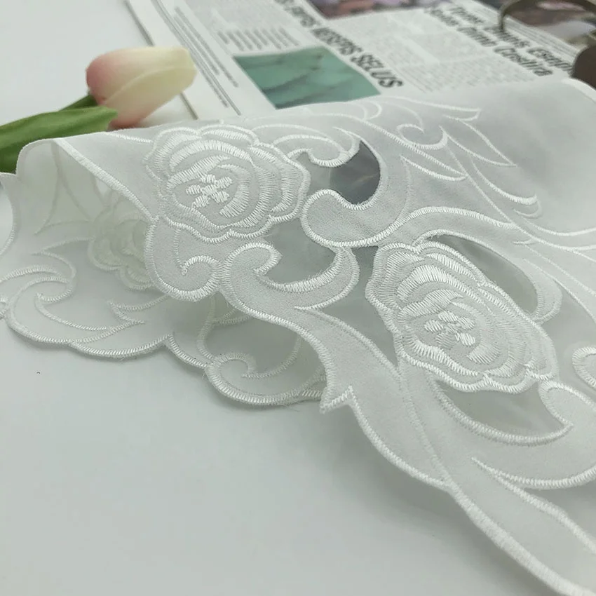 Factory Direct Spot Supply Of Water-soluble Lace Wisps Of Flowers Around Detachable Polyester Collar