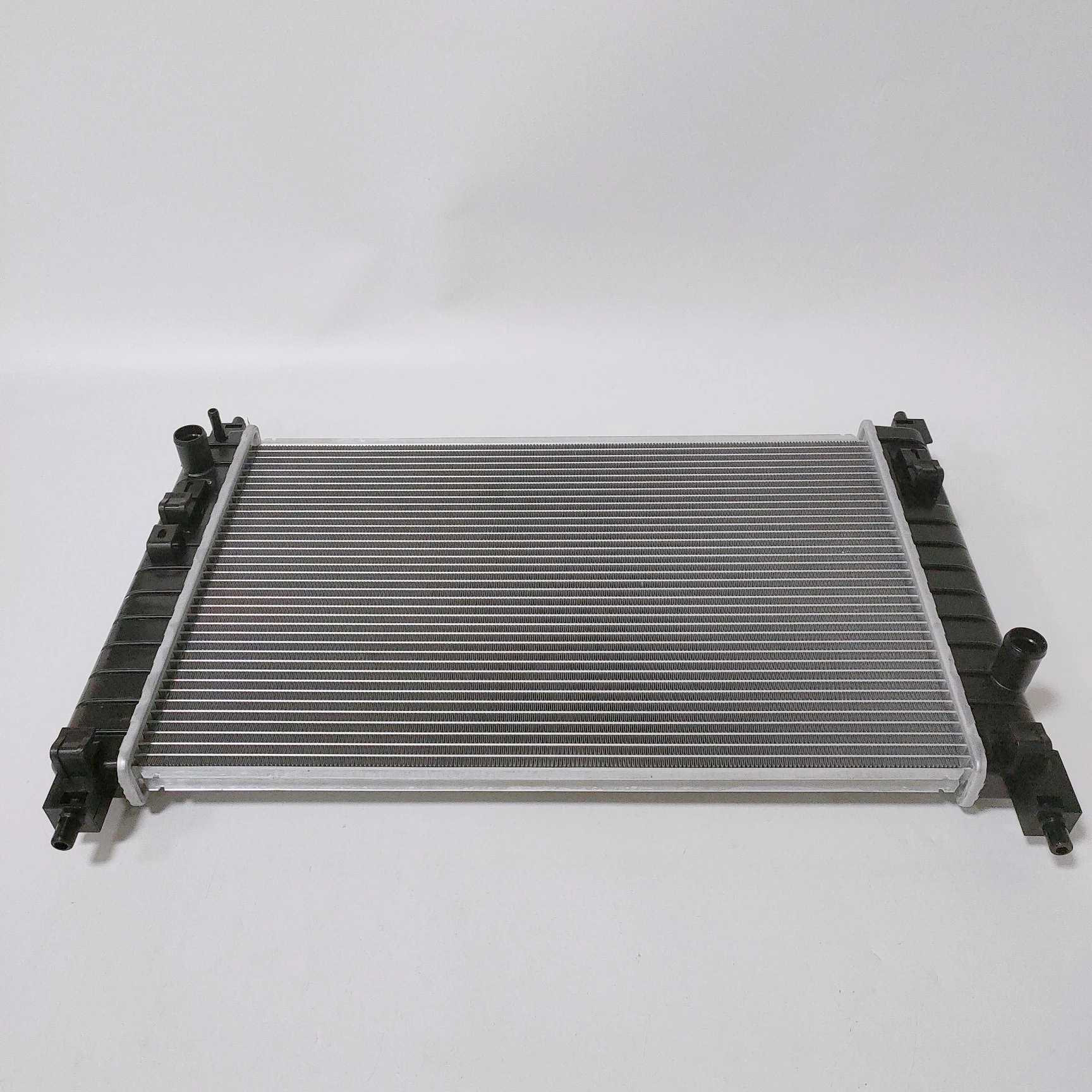 9023975/96548798 Aluminum Plastic Brazed Car Water Tank Engine Radiator Aluminum Radiator For New Sail 1.4T (M/T)