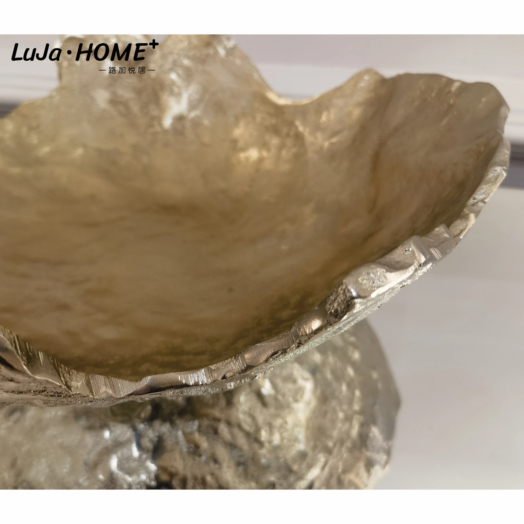 Fancy Creative Curve Good Price Custom Metal Turkish Copper  Champagne Gold  Decorative Serving Tray for  Dry Fruit and Nuts