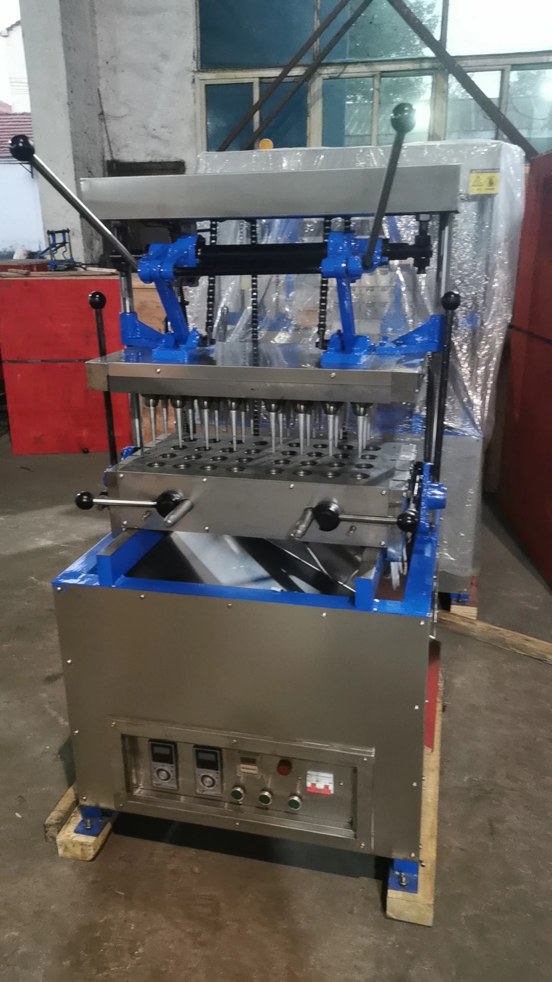 JU Commercial Semi Automatic Soft Waffle Ice Cream Cone Wafer Making Machine / Edible Waffle Coffee Cone Cup Maker