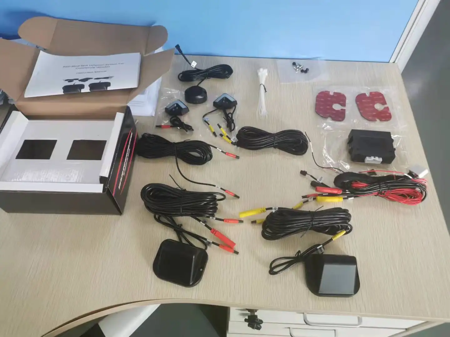 Left-hand or Right-hand drive vehicle 77GHz Side BSD system Single Side Blind Spot Detection System for Truck bus