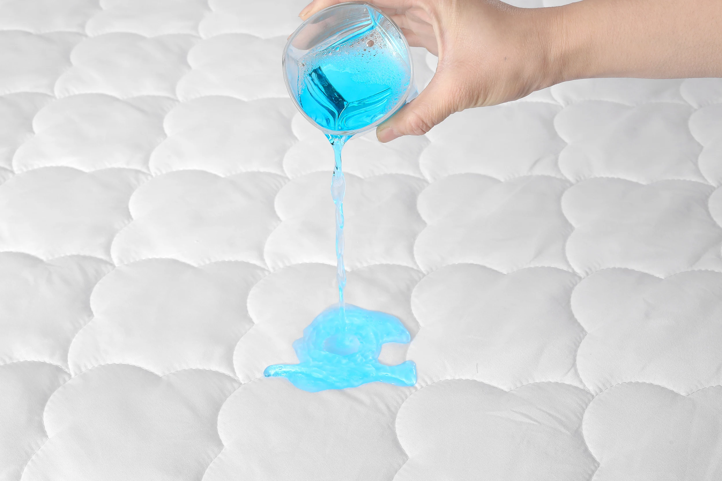Dropshipping RTS White 100% Polyester Knitted Waterproof air Layer Bed Bug Water Proof Mattress Covers Protectors
