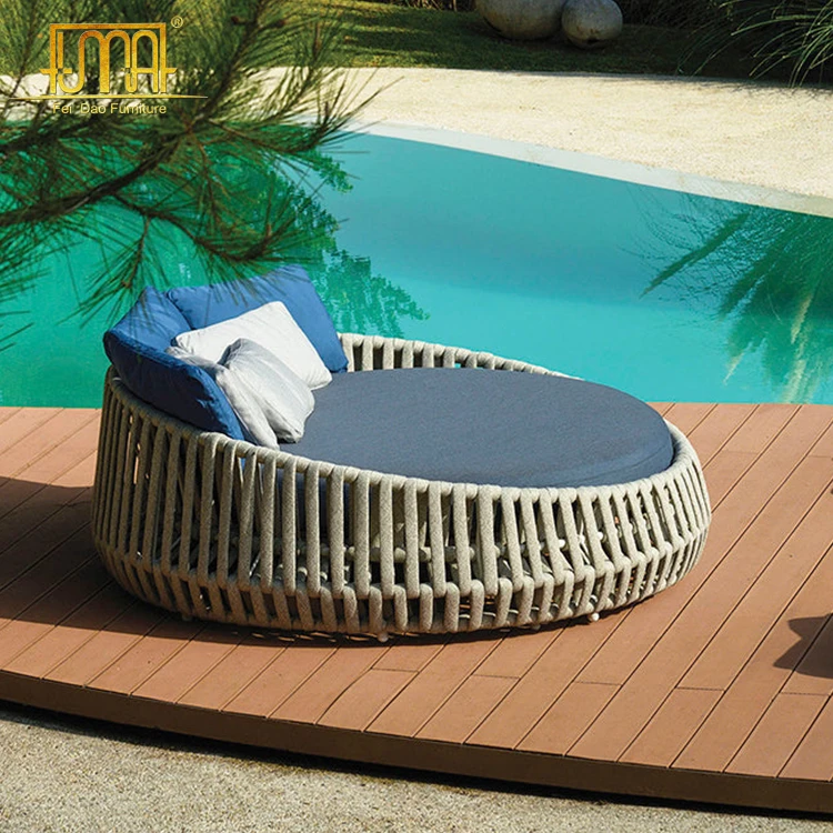 Modern wicker rattan all-weather outdoor chaise lounge outdoor round daybed