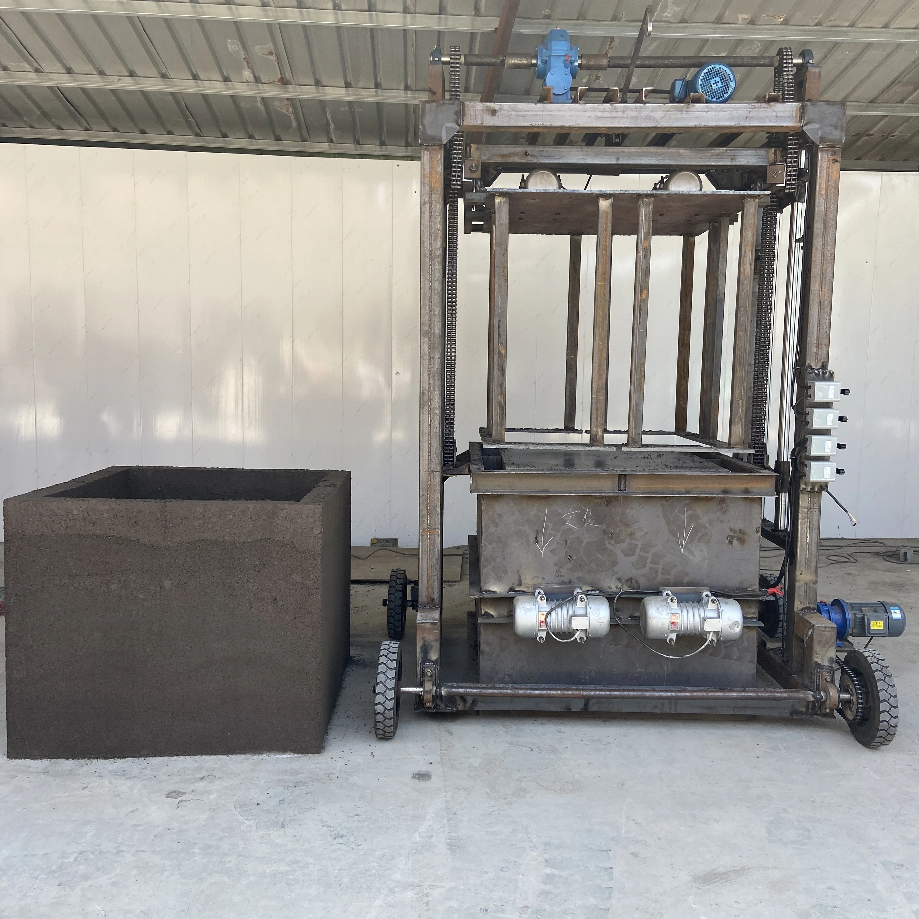 Precast culvert concrete manhole pipe making machine for sale