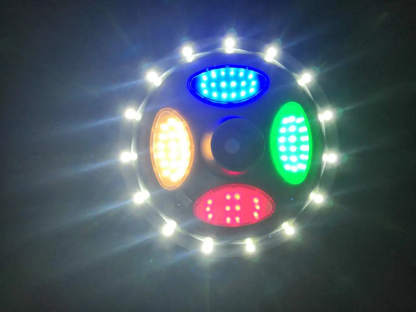 solar garden light UFO 2.jpg