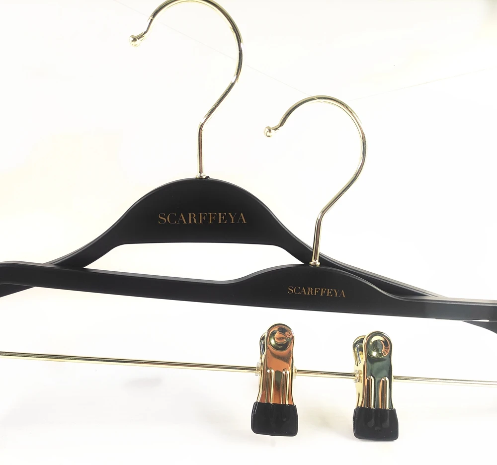 Solid Plastic Clothing Organizer Hanger Multifunctional Single Tier Wall-Mounted Hook for Coats & Living Room Use